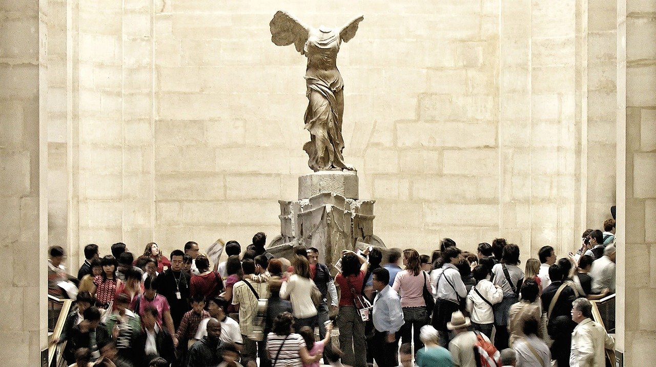 Renaissance du Louvre : entre gloire et fissures, quel avenir pour le plus grand musée de France ?